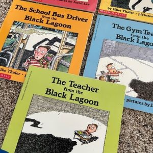 SOLD ✌🏽 5 Scholastic Black Lagoon Kids Books